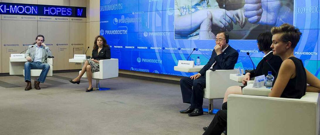 Secretary-General Ban Ki-moon participates in discussion on autism and social media responsibility. UN Photo/Eskinder Debebe